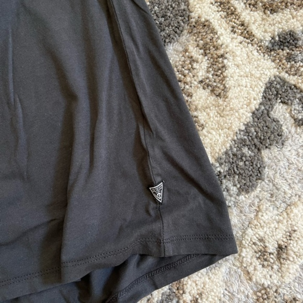 Guess Embroidered Tiger Tee - Picture 9 of 10